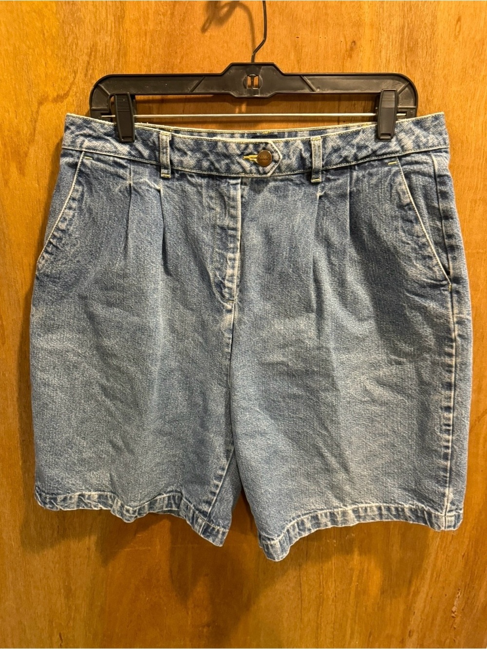 Basic Editions Pleated High-Rise Denim Shorts - Light Blue